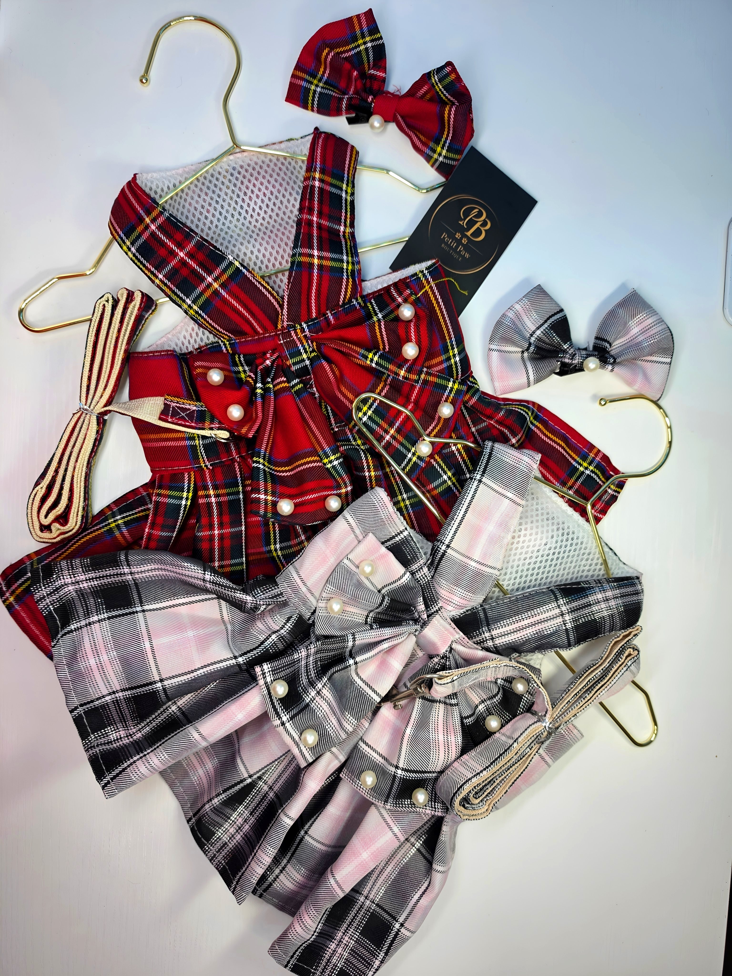 Vestido Tartán Escocés con Perlas y Moño a Juego